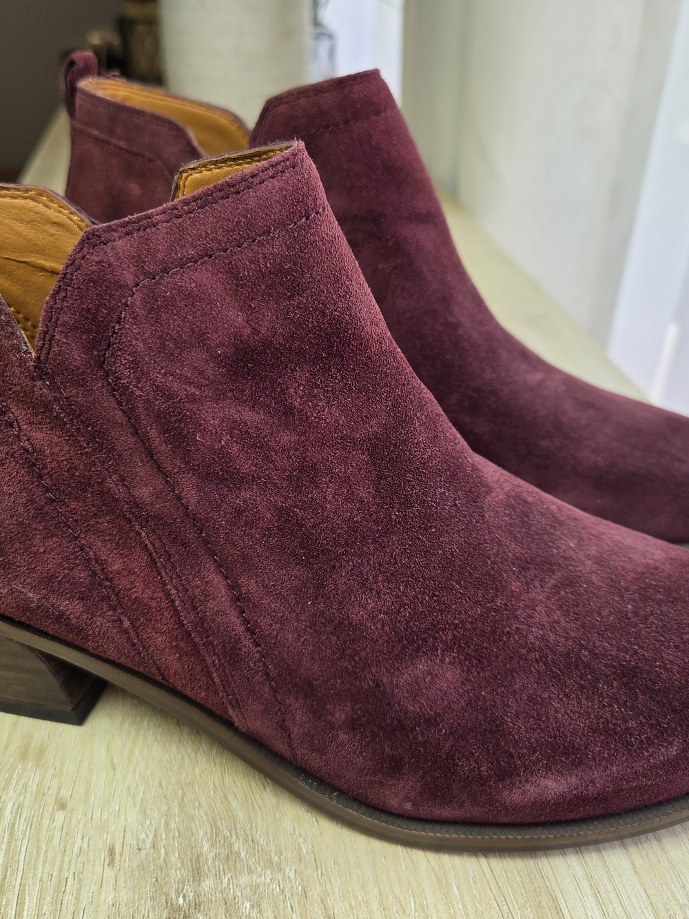 SARTO Franco Sarto Paivley Suede Ankle Boots Burgundy Wine Cutout Booties 6.5M